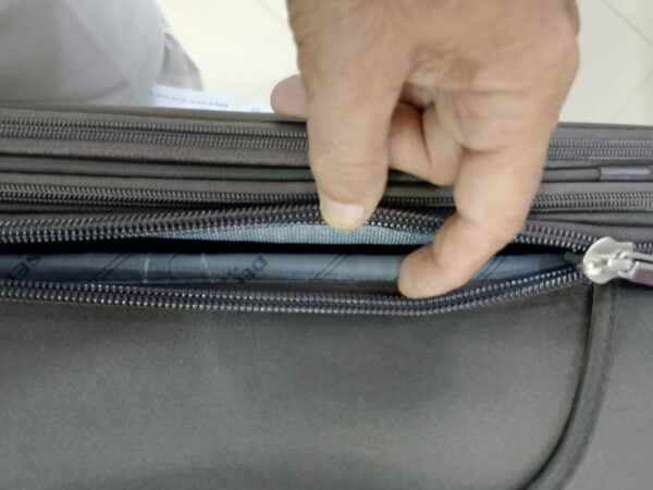 Delsey_Soft_Side_Img_Doulbe_Zip_Alt